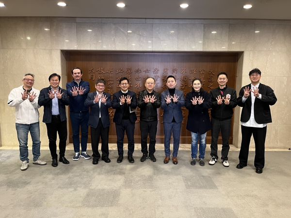 罗纳后防线