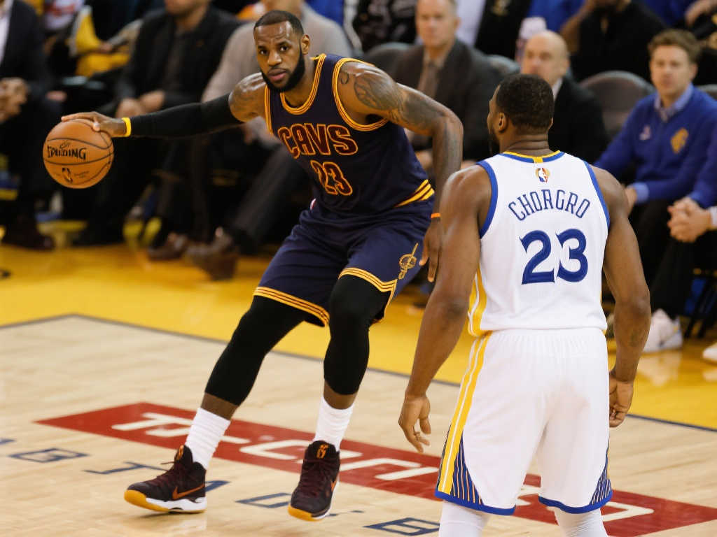 国足热身不 国足热身不